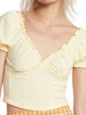 TOPSHOP V Neck Square Back Ruffle Hem Yellow Short Sleeve Top